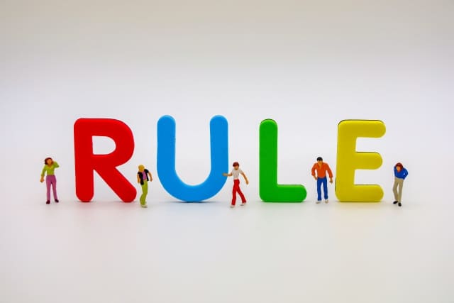 RULEの文字が並んでいる画像