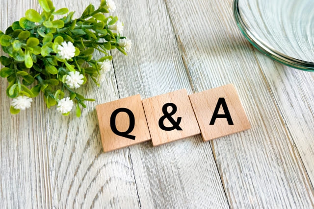 Q&Aの文字が並んでいる画像