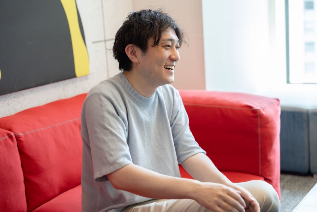 インタービューに応える大和田さん